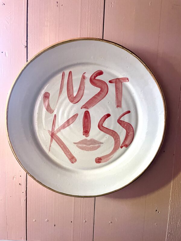 Just Kiss Cake plate