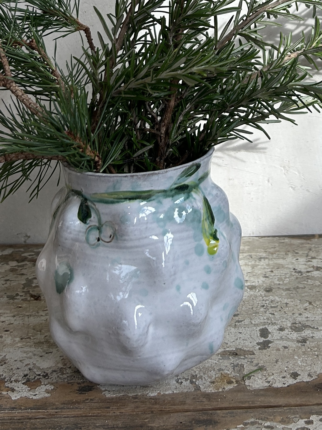 Christmas Kiss Vase - Image 2