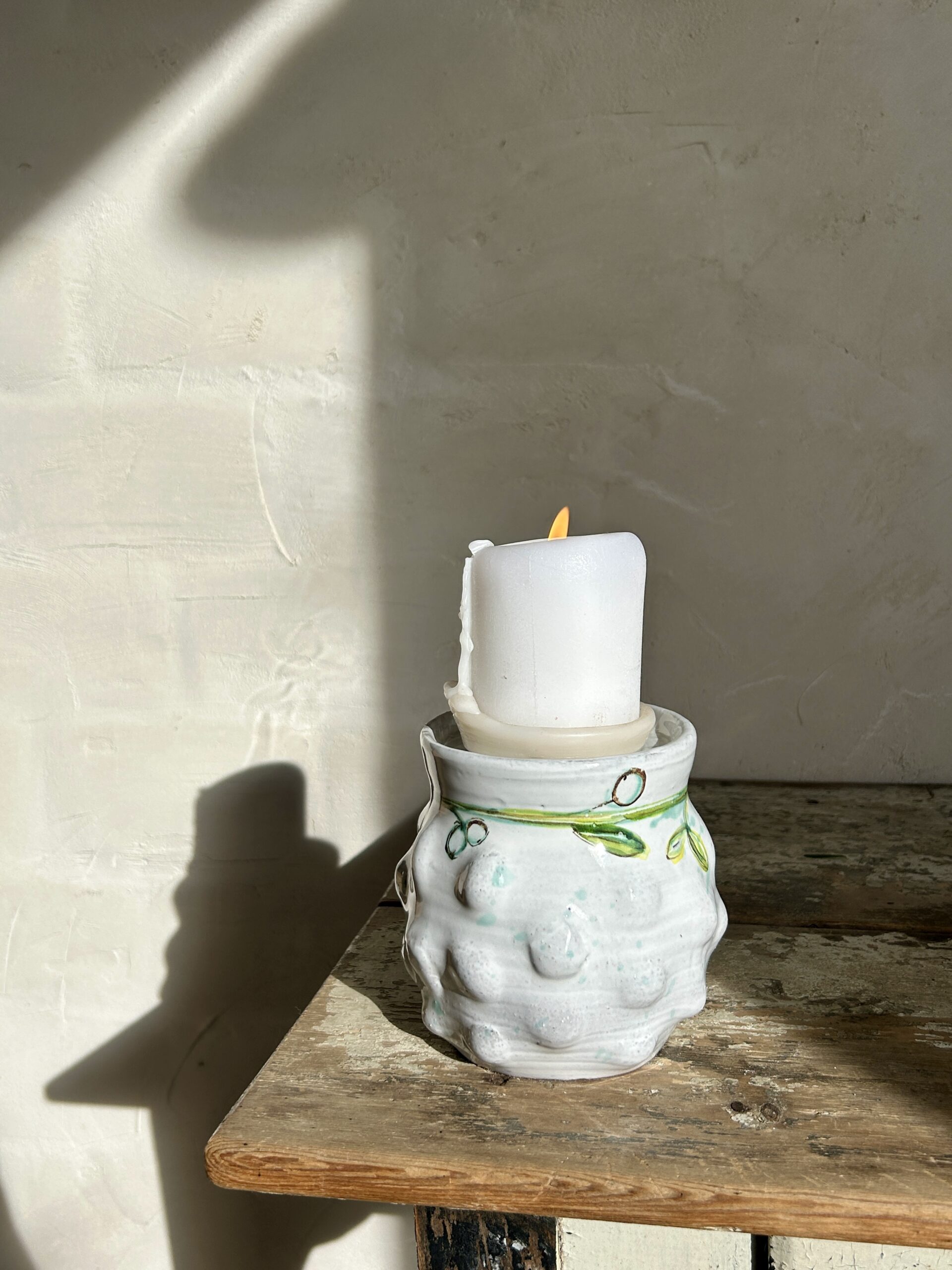 Christmas Kiss Candleholder