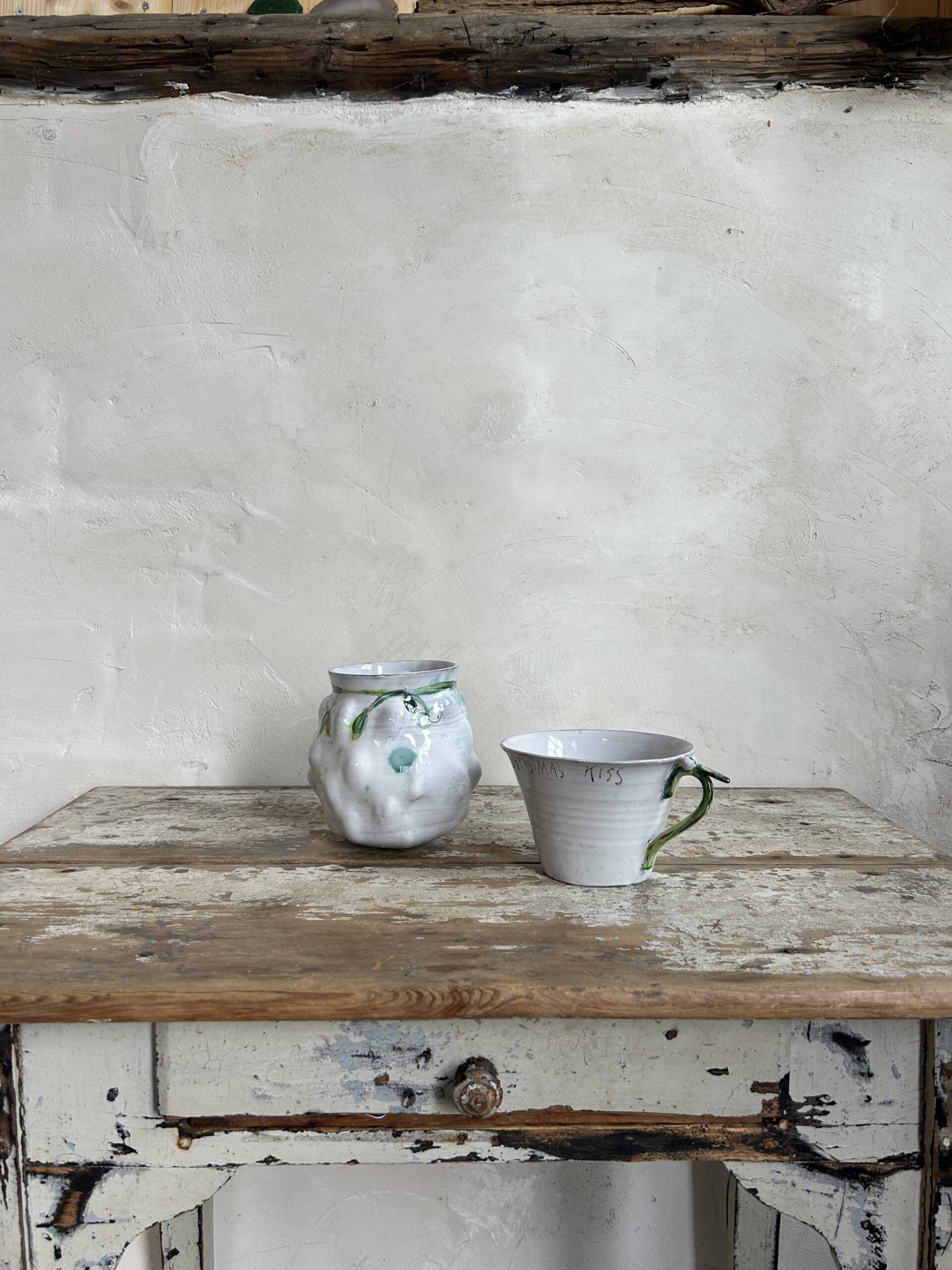 Christmas Kiss Tea cup - Image 3