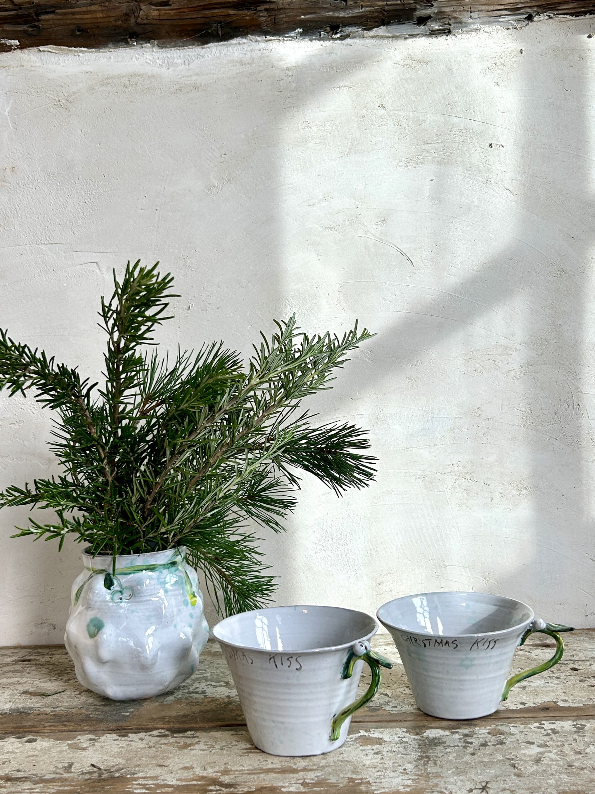 Christmas Kiss Vase - Image 3