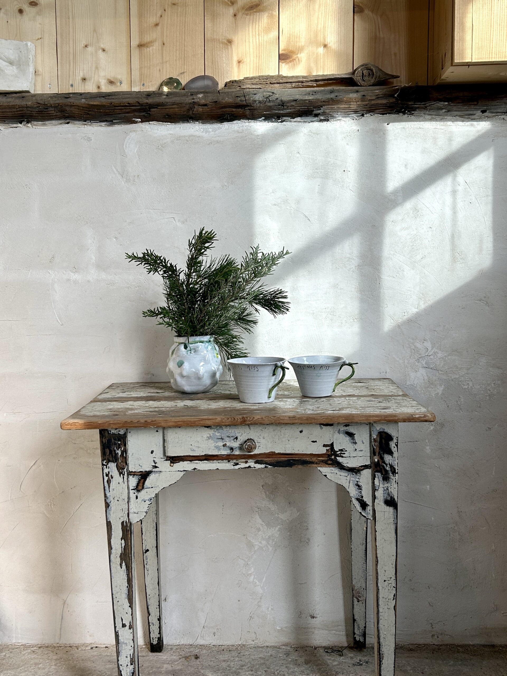 Christmas Kiss Tea cup - Image 2