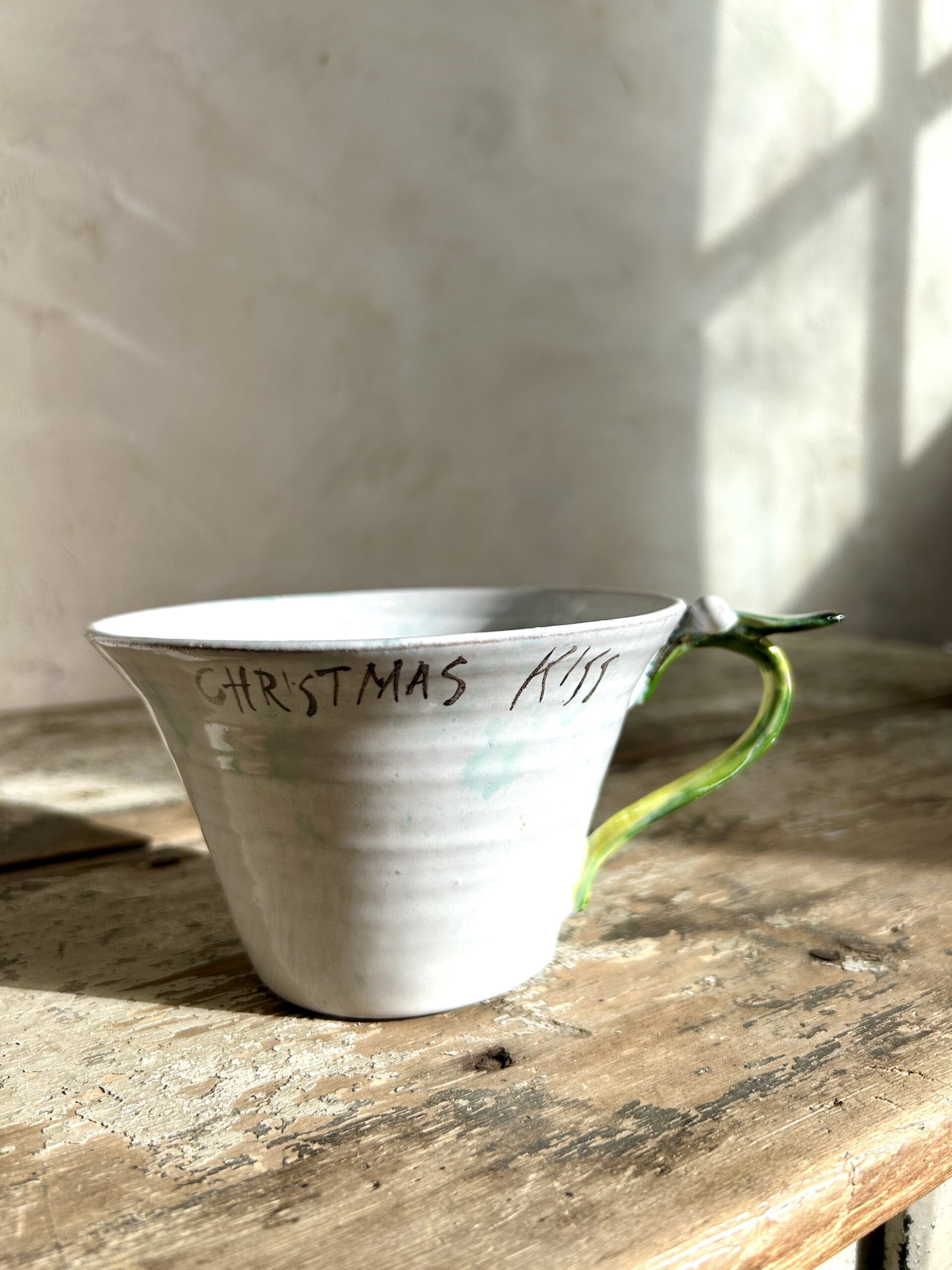 Christmas Kiss Tea cup